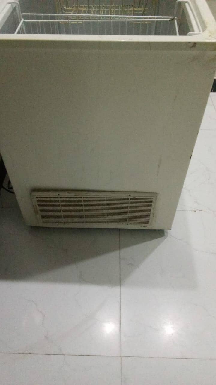 waves Single door deep freezer 3