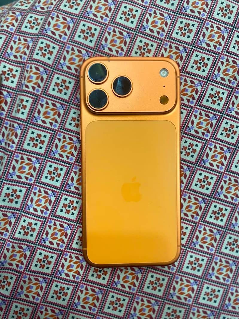 Apple iPhone 17 Pro Max 3
