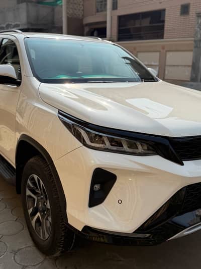 Toyota Fortuner Legender 2022