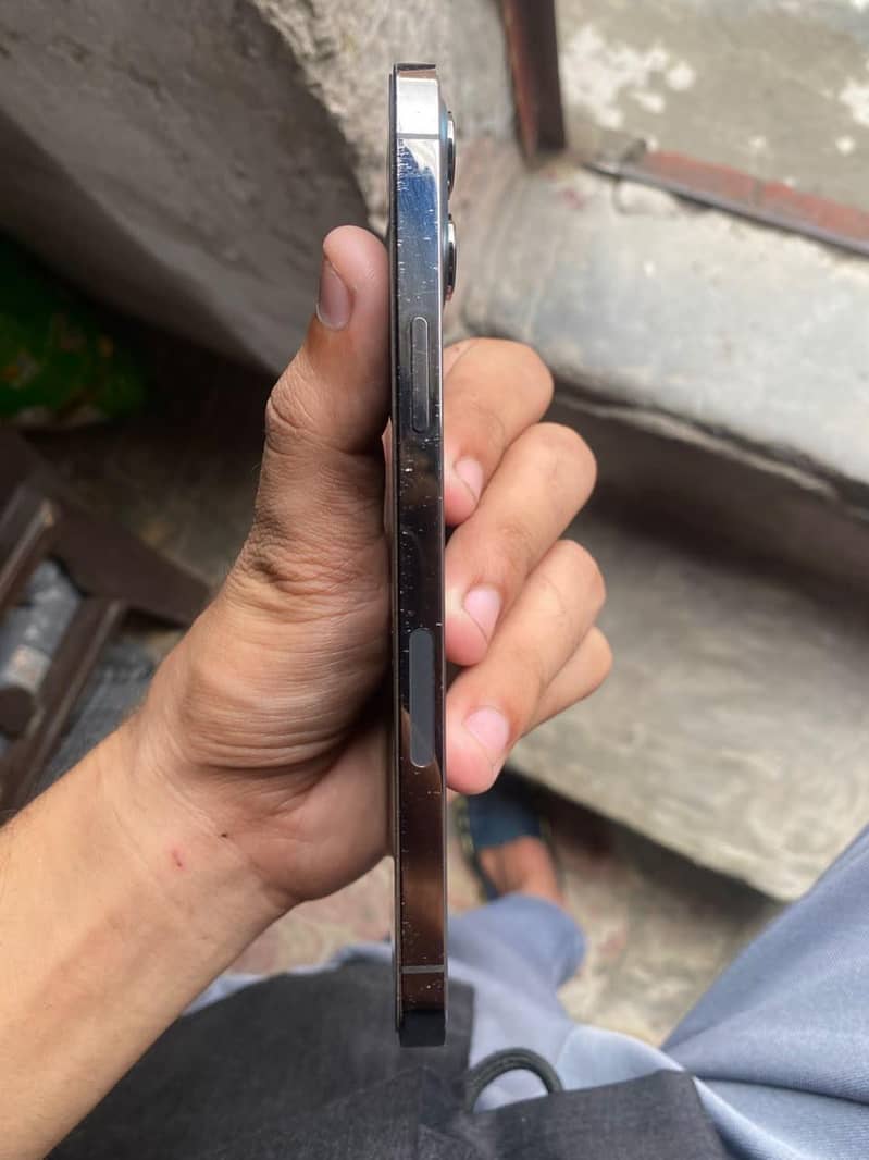 Apple iPhone 12 Pro Max 3