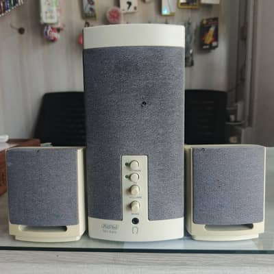 ultimedia 2.1 Speaker System subwoofers
