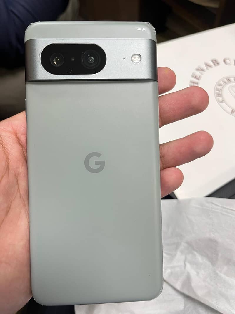 Google Pixel 8 4