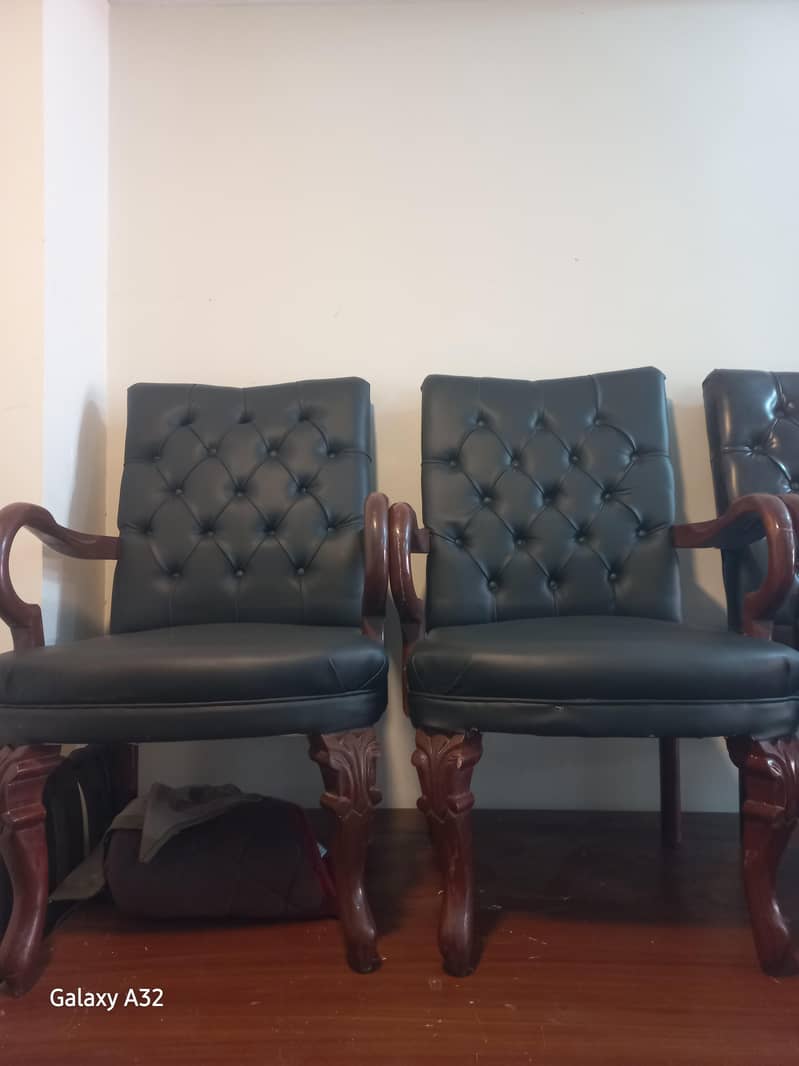 ofice chairs 0