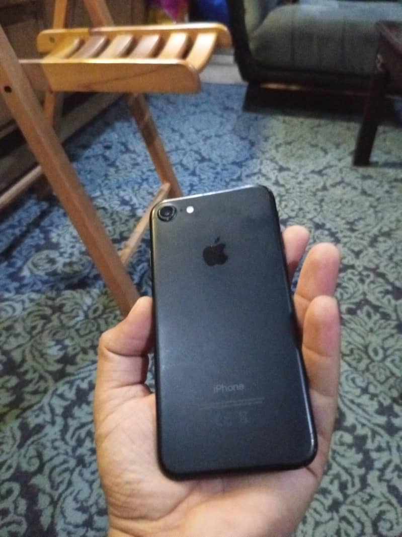 Apple iPhone 7 1