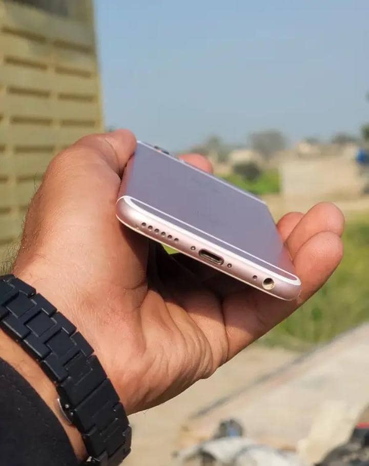 Apple iPhone 6S Plus 1
