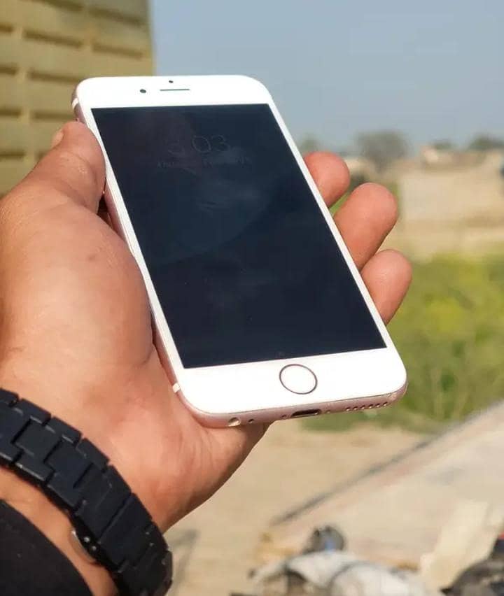 Apple iPhone 6S Plus 2