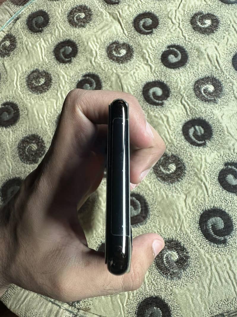 Apple iPhone X 5
