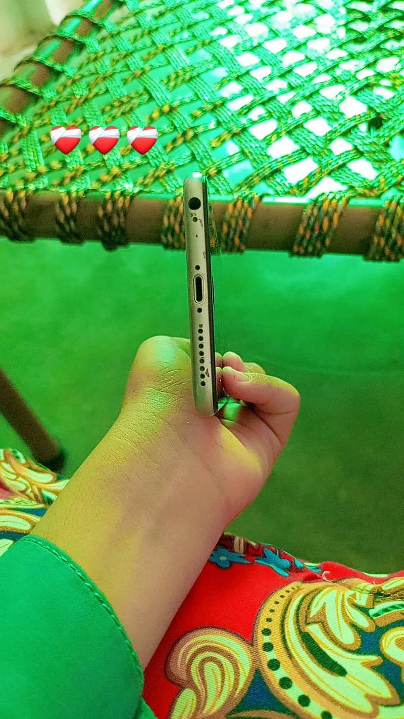 Apple iPhone 6S Plus 5