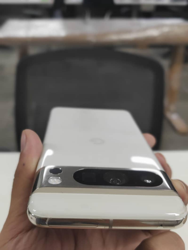 Google Pixel 8 Pro 7