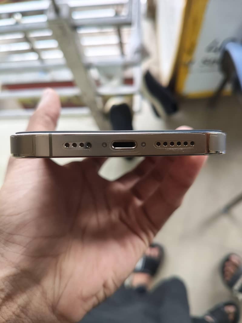 Apple iPhone 14 Pro Max 2