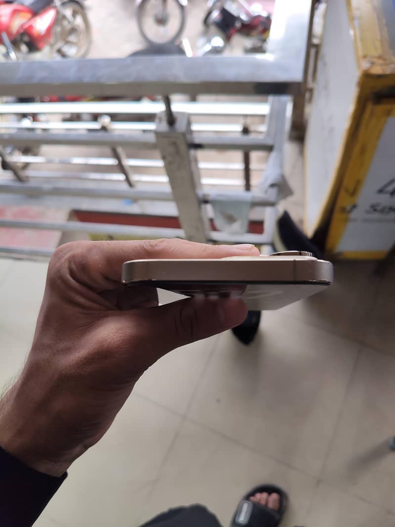 Apple iPhone 14 Pro Max 3
