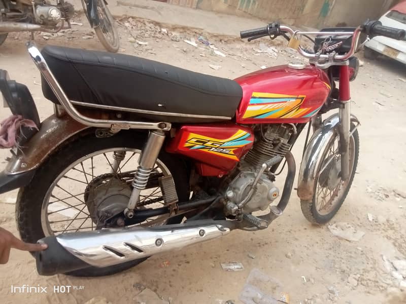 Unique 125 , 2017 1