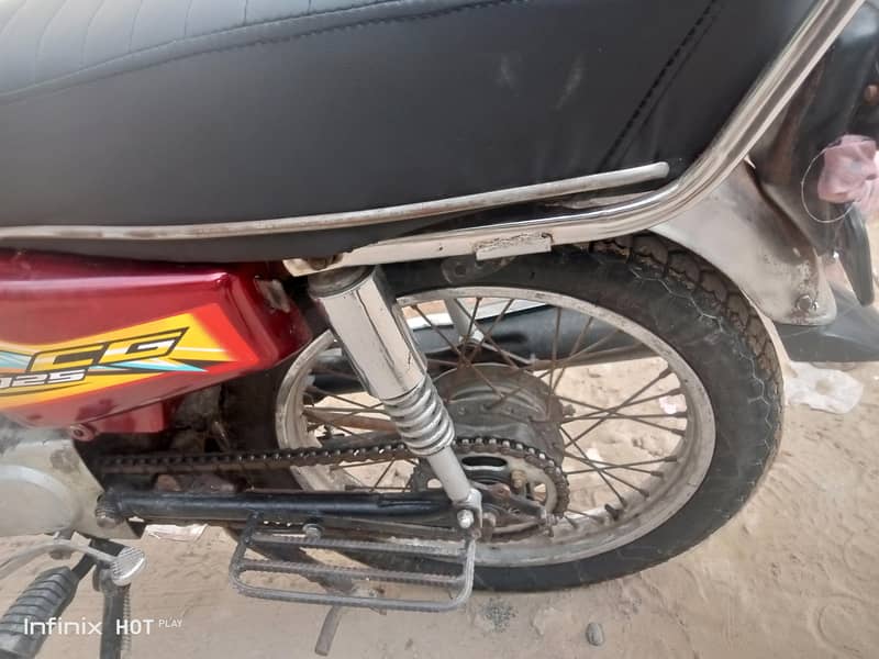Unique 125 , 2017 2