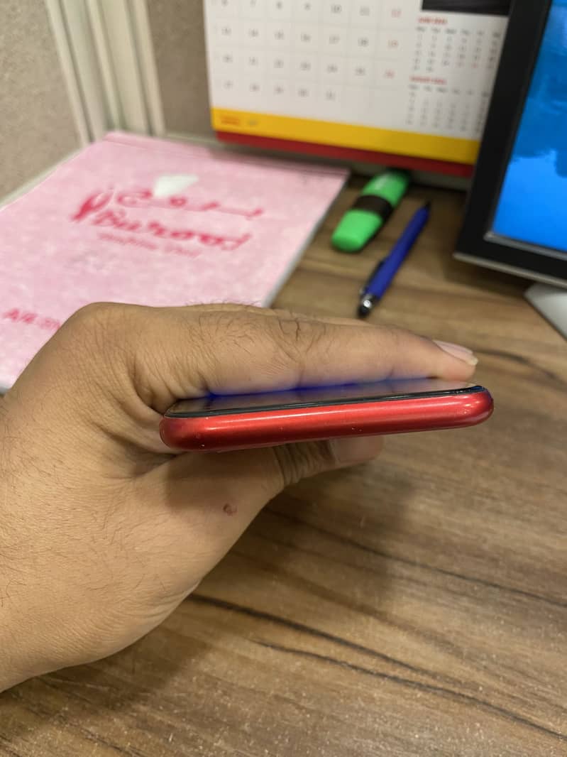 Apple iPhone 11 4