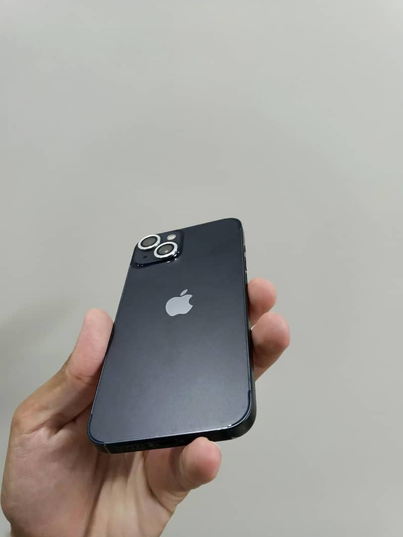 iPhone 13 0