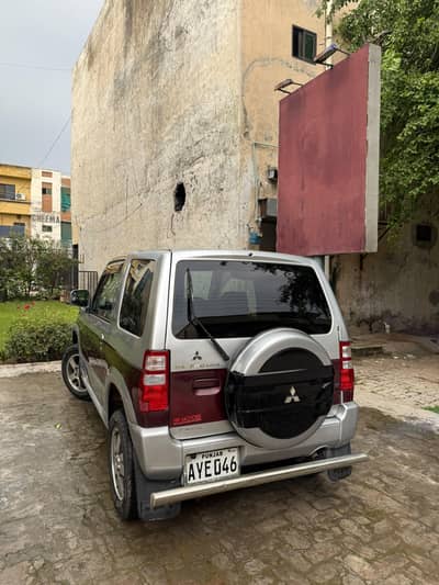 Mitsubishi Pajero Mini 2012