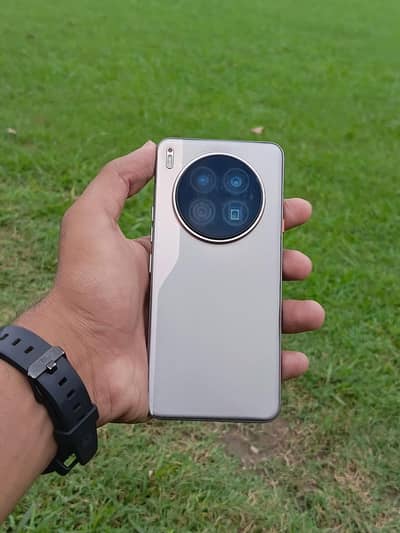 Tecno Camom 40 Premier 5g better than Infinix Note 60 pro