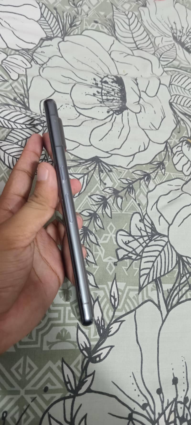pixel 7pro 8/128 4