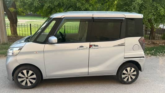 Nissan Roox 2015