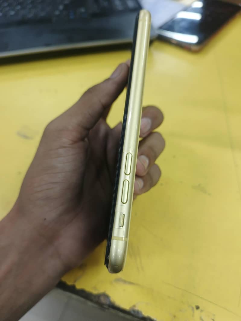 Apple iPhone 11 2