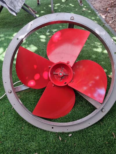 24” Industrial Exhaust Fan | Heavy Duty Metal | Only 6 Months Used