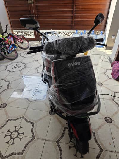 Evee GEN-Z | Brand New Condition | Just Purchased |