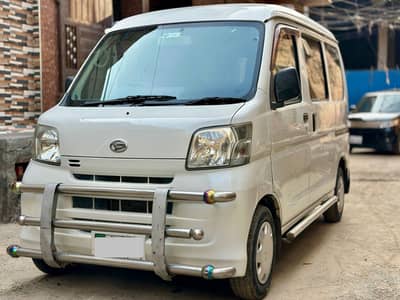 Daihatsu Hijet 2012 model 2017 reg total geniune family used new van