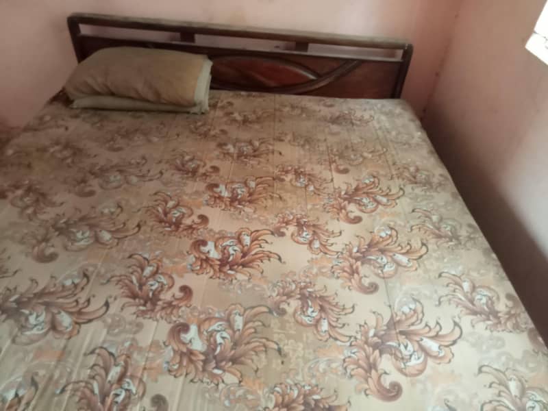 bed with matters 0