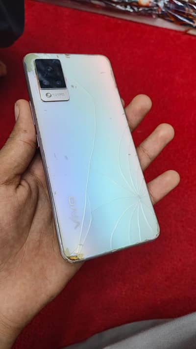 Vivo V21