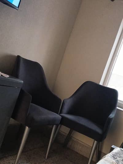 sitting chair's