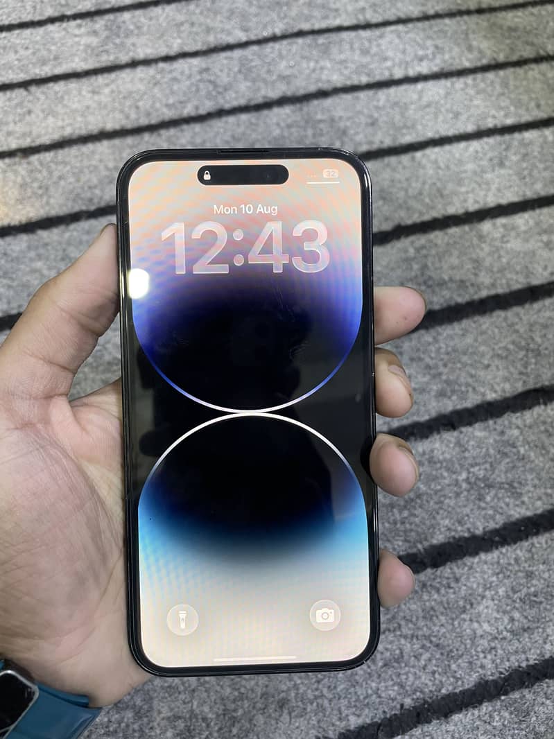 Apple iPhone 14 Pro Max 1