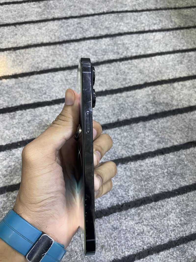 Apple iPhone 14 Pro Max 2