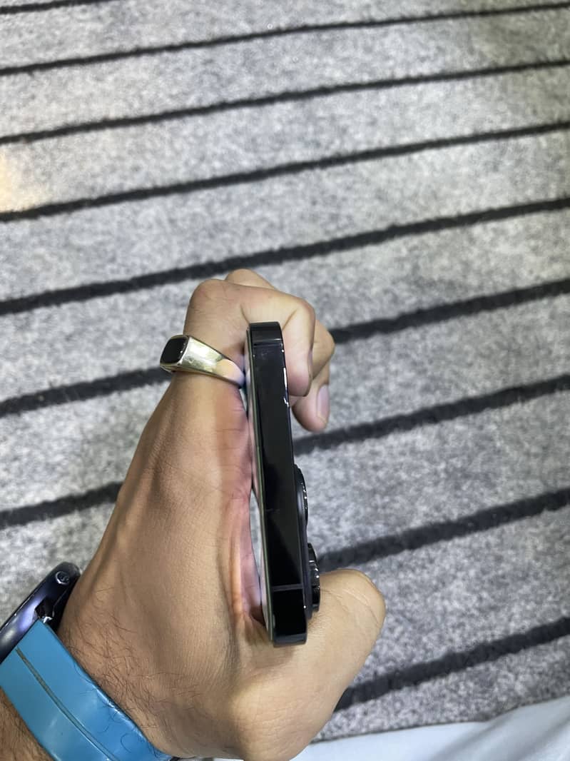 Apple iPhone 14 Pro Max 4