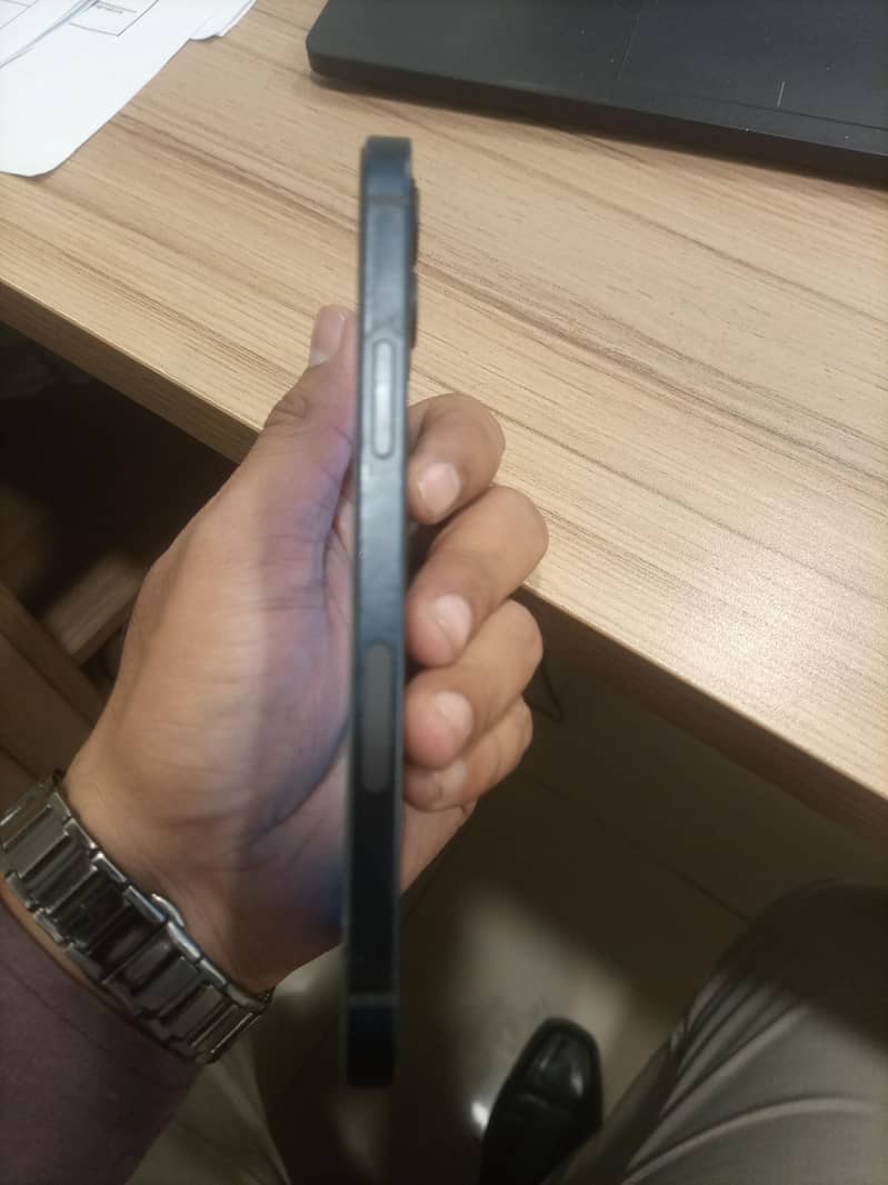 Apple iPhone 12 3