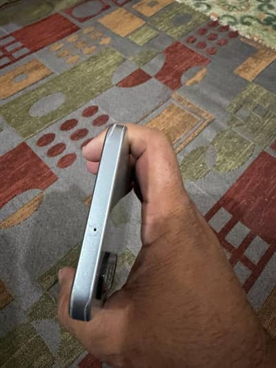 Samsung A17 8/256  6 month warranty hain