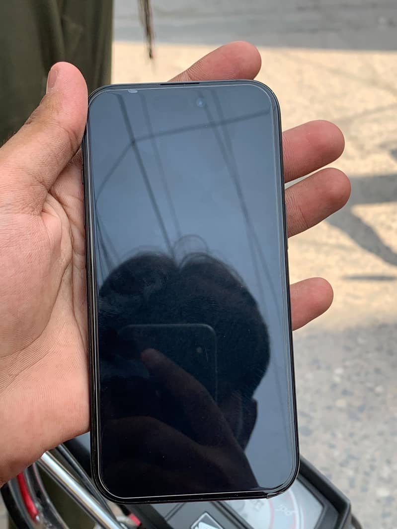 Apple iPhone 15 3