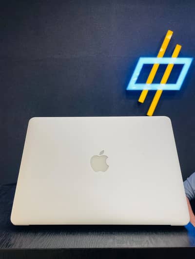 Macbook Air early 2015