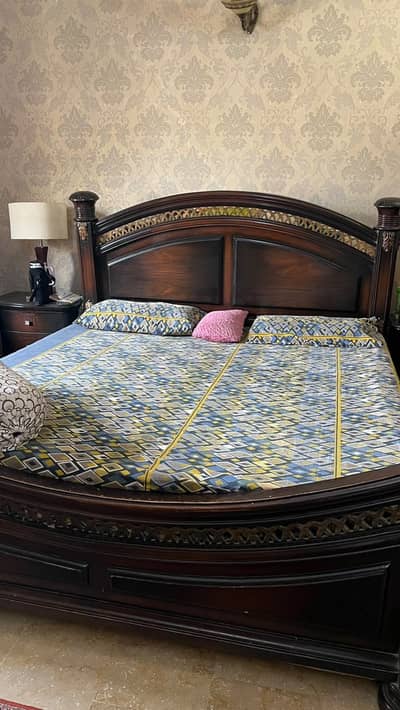 King size bed wood
