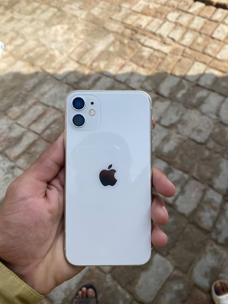 Apple iPhone 11 3