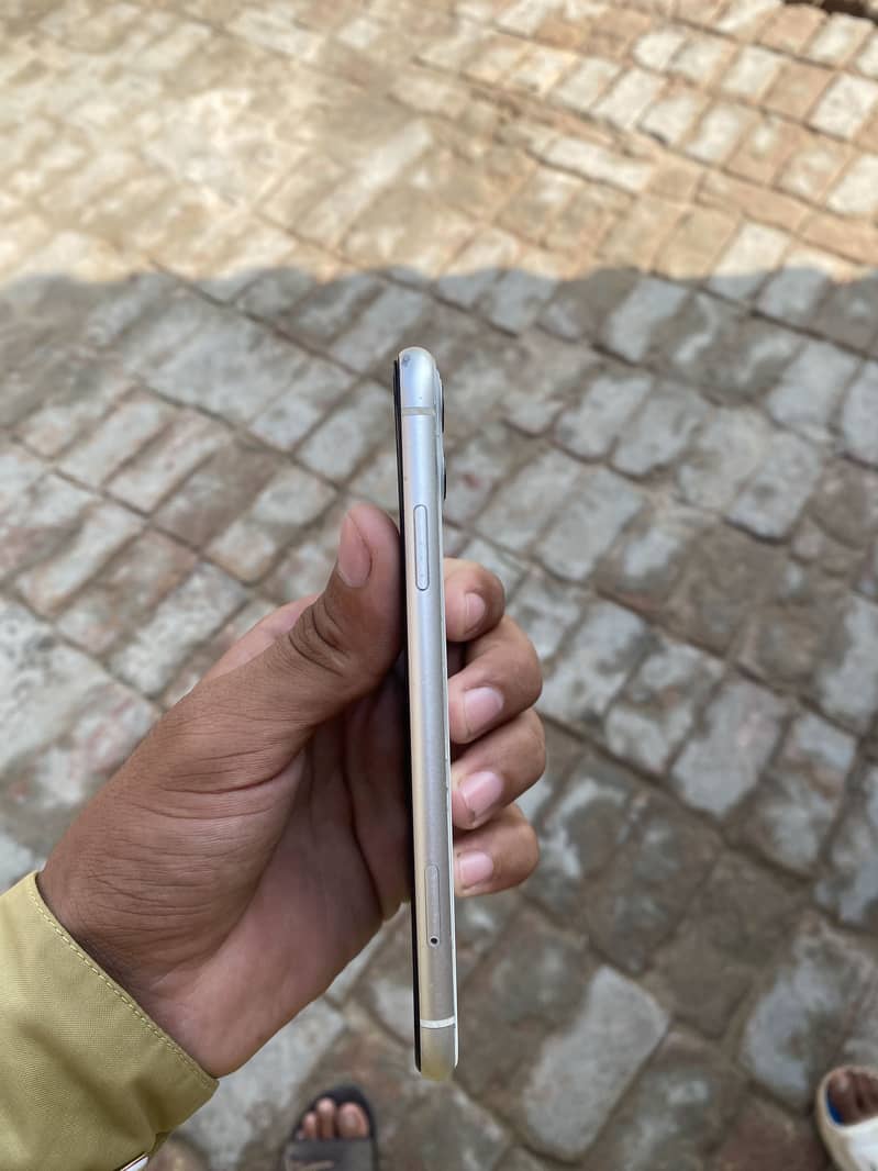 Apple iPhone 11 5