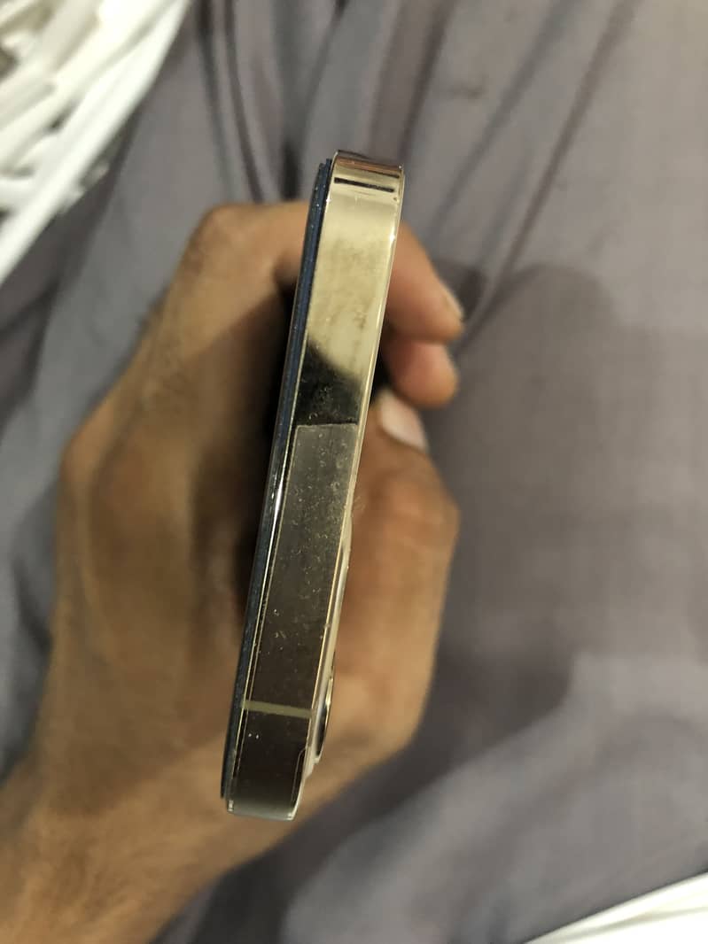 Apple iPhone 12 Pro 2