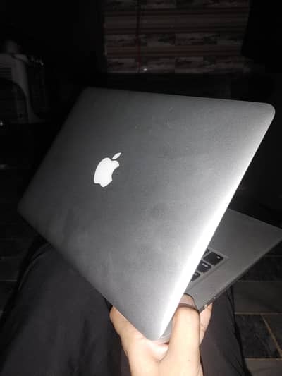 macbook air 2013 core i5 270 battery cycle only new condition