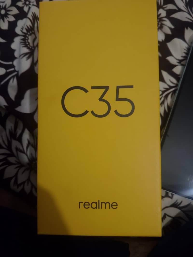 Realme C35 3