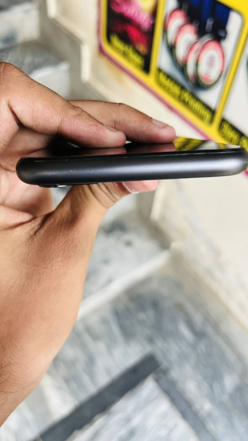 Apple iPhone 11 contact 03464996115 4
