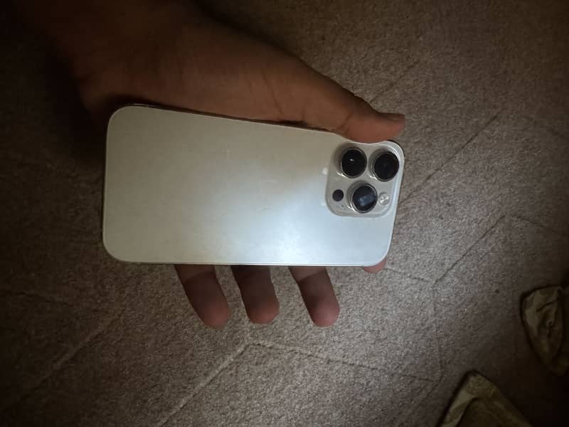 Apple iPhone 14 Pro 1