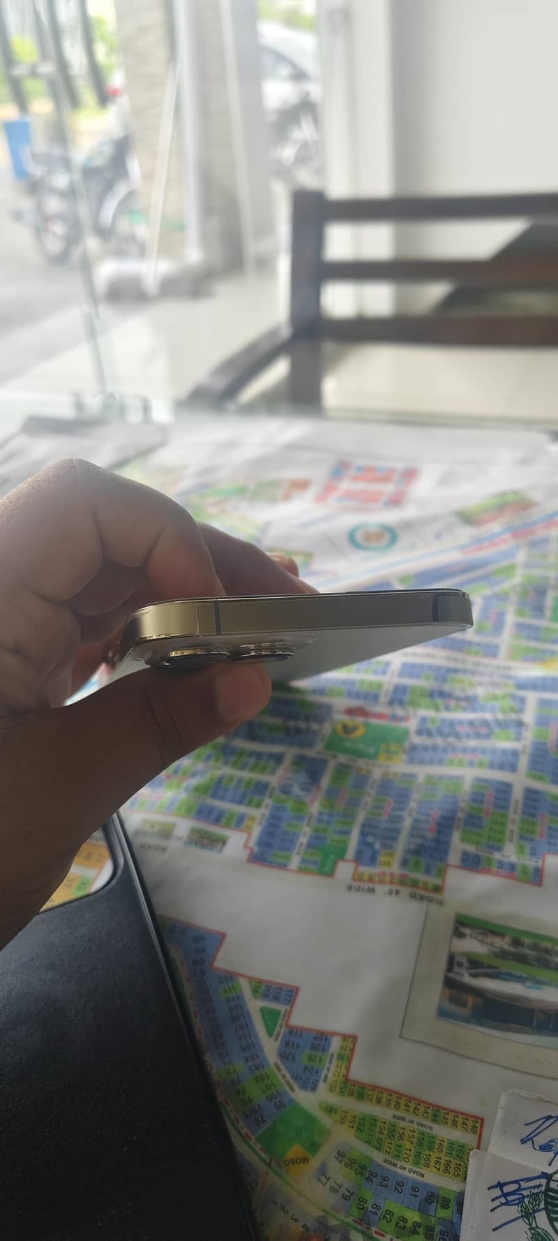 Apple iPhone 13 Pro Max 4