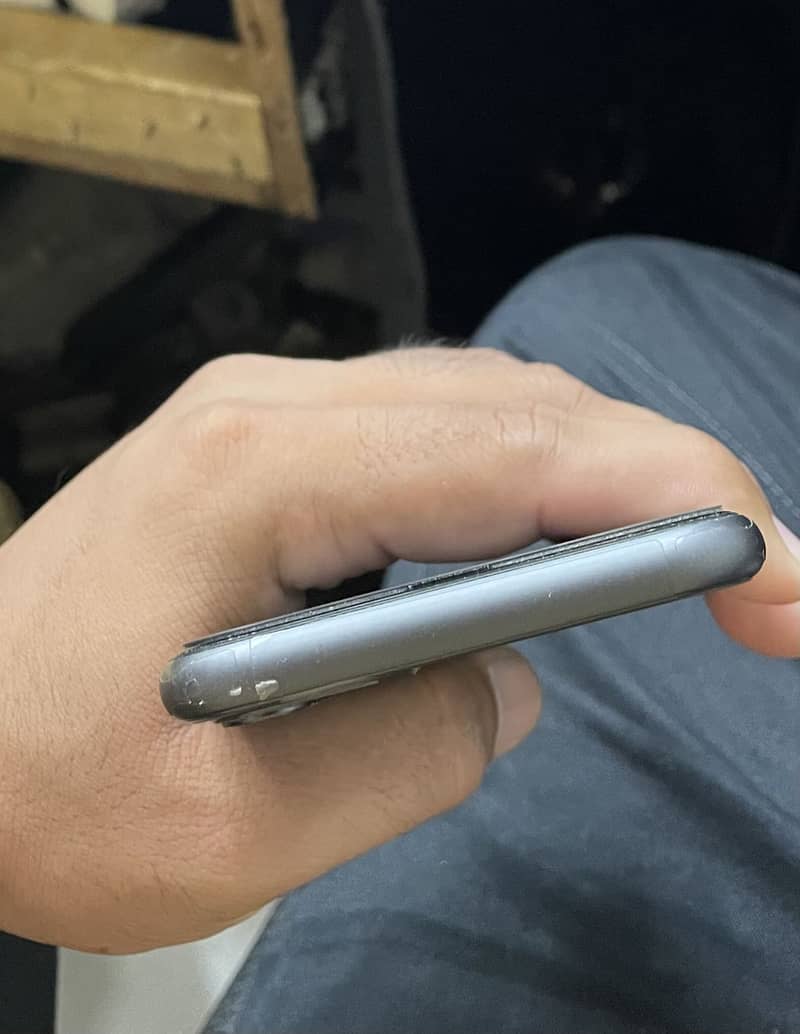 Apple iPhone 11 5