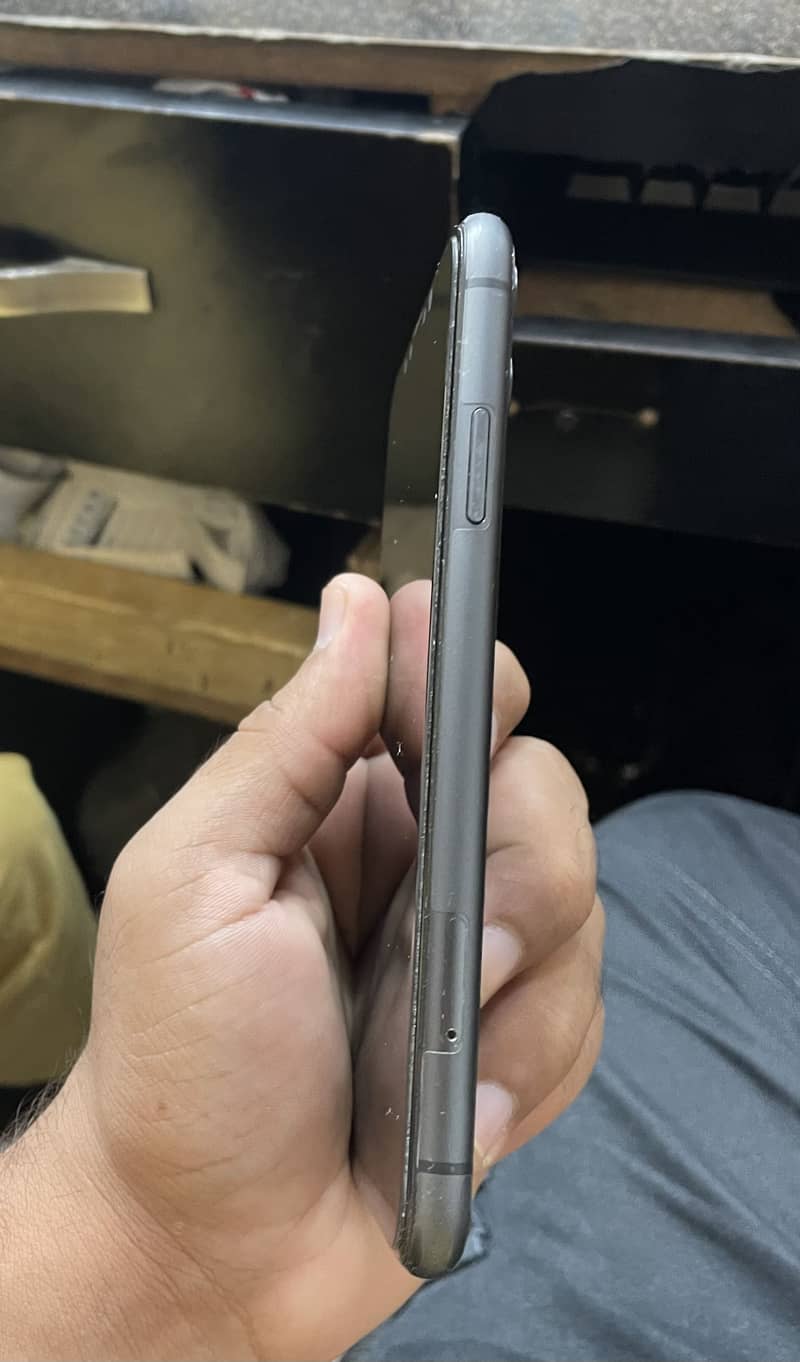 Apple iPhone 11 6