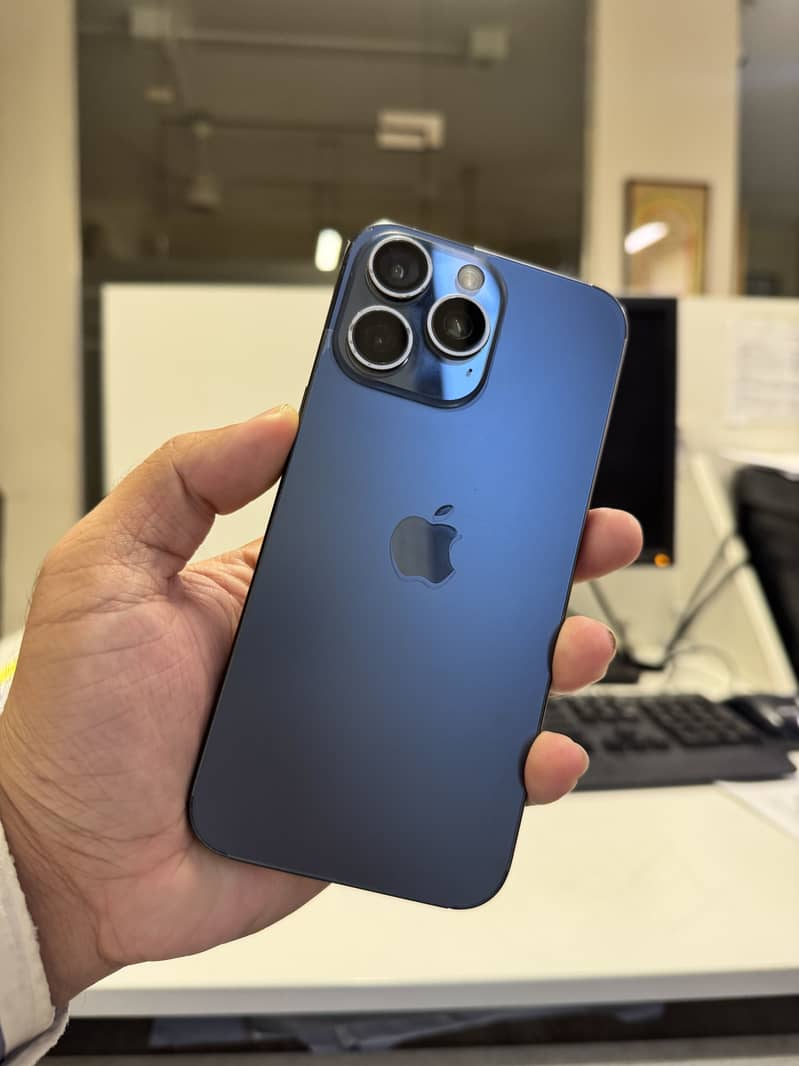 Apple iPhone 15 Pro Max 1