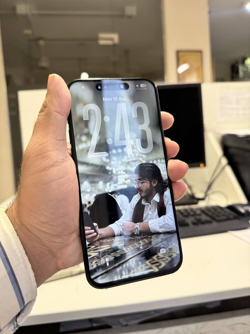 Apple iPhone 15 Pro Max 3